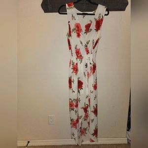 NWOT Scobe Floral Maxi Dress White Pink V Neck Romantic size Large